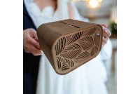 Drewniana skrzynka na koperty.