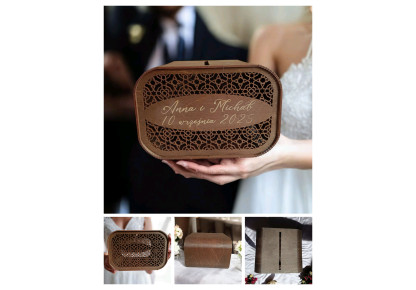 Drewniana skrzynka na koperty.