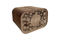 Drewniana skrzynka na koperty.