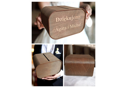 Drewniana skrzynka na koperty.