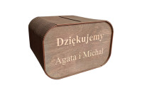 Drewniana skrzynka na koperty.