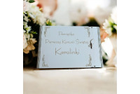 Drewniane pudełko na zdjęcia z okazji Pierwszej Komunii Świętej w kolorze białym na zdjęcia  15×23 cm