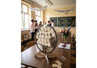 Personalizowana Księga Pamiątkowa 3D na Zakończenie Roku „Drzewo Wdzięczności” – 20 tarcz