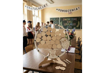 Personalizowana Księga Pamiątkowa 3D na Zakończenie Roku „Drzewo Wdzięczności” – 20 tarcz